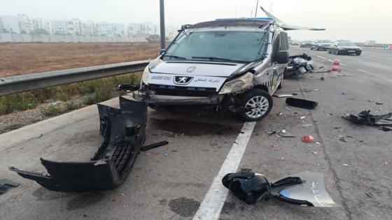 سيارة مجنونة تصطدم بدراجة وسيارة للدرك الملكي وتلحق بهما أضرارا فادحة