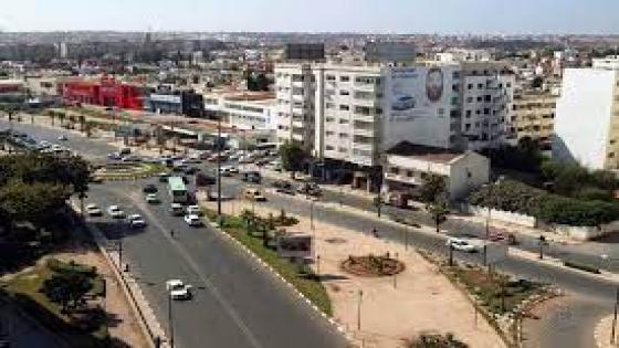 “لا تسألني شيئا ؛ لا تقل لي شيئا؛ إبق معي” للكاتب والشاعر محمدكمل