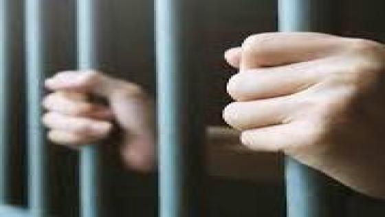إيداع شخصين سجن ابن جرير بتهمة اعتدائهما على عون سلطة