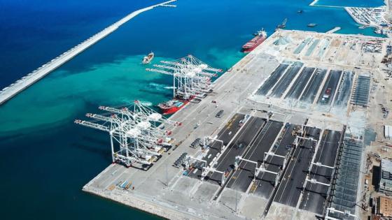 إغلاق ميناء طنجة المتوسط مؤقتا بسبب التقلبات الجوية