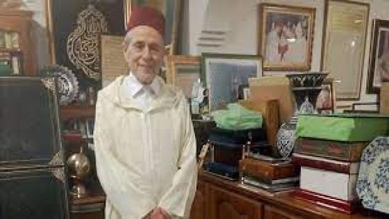 عبدالكامل دينية و”خواطر دبلوماسية”