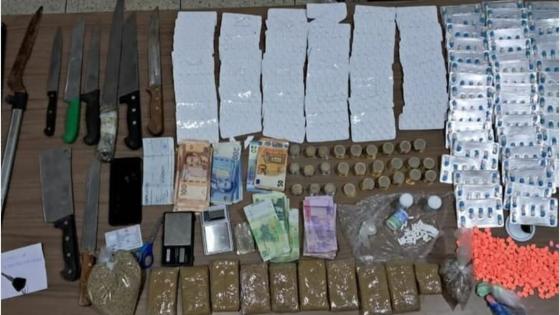 عناصر الشرطة بوجدة توقف شخصا بتهمة حيازة وترويج المخدرات والمؤثرات العقلية