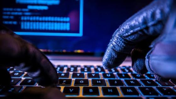 عناصر الدرك الملكي بخنيفرة تفكك شبكة تنشط في النصب عبر التجارة الالكترونية