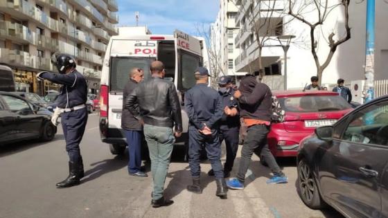 عناصر الأمن بأزرو تعتقل شخصين بتهمة سرقة ثلاث سيارات