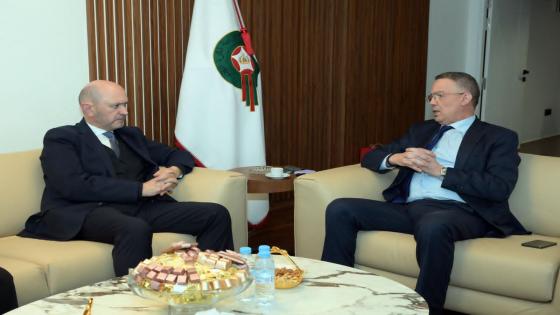 فوزي لقجع يستقبل السيد رافائيل لوزان رئيس الاتحاد الملكي الإسباني لكرة القدم