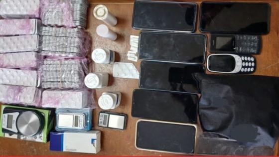 عناصر الشرطة بطنجة تعتقل شخصا بحوزته 4266 قرصًا مخدرًا